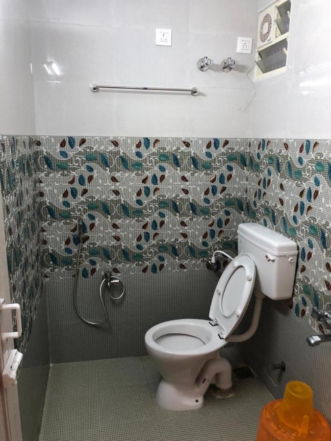 Thaj Regency Hotel เชนไน ภายนอก รูปภาพ